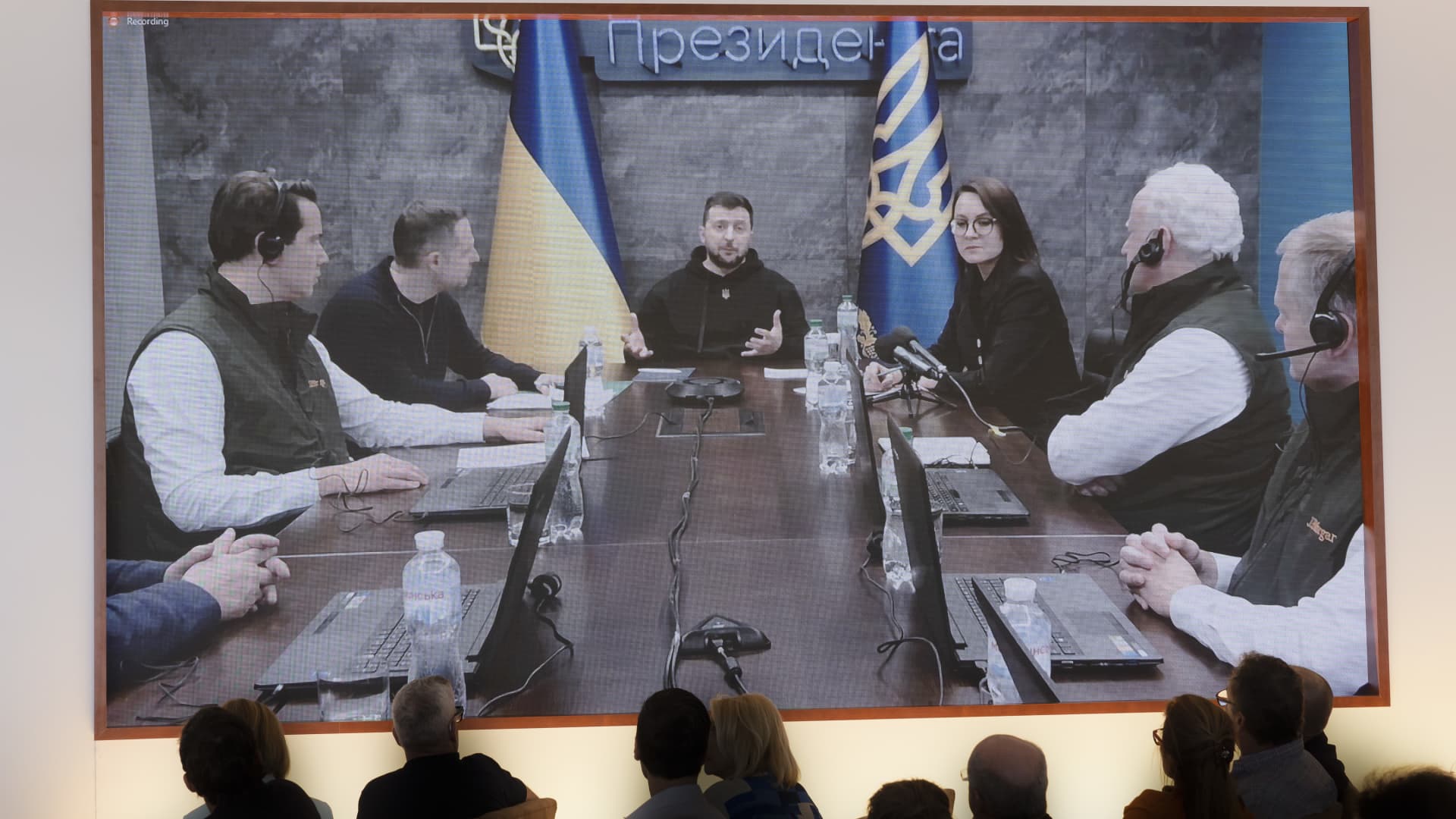 यूक्रेन आर्थिक सलाहकार के रूप में जेपी मॉर्गन चेस के साथ युद्ध के बाद के पुनर्निर्माण के प्रयासों की योजना बना रहा है