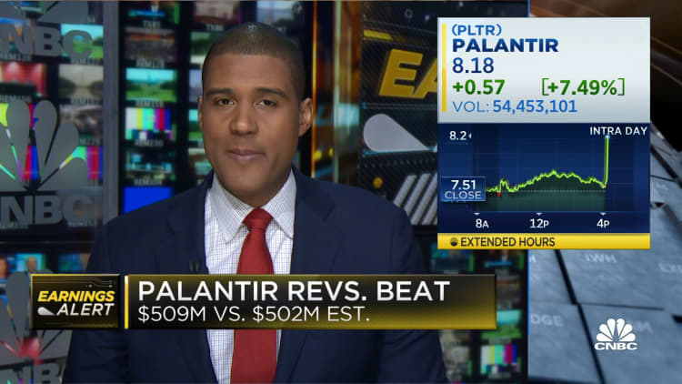Palantir EPS beats, shares pop on company's first profitable quarter