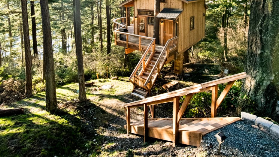This 500-square-foot treehouse was designed by Pete Nelson in Coupeville, Washington.