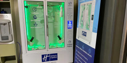 Dry clean your clothes in this climate startup's vending machine