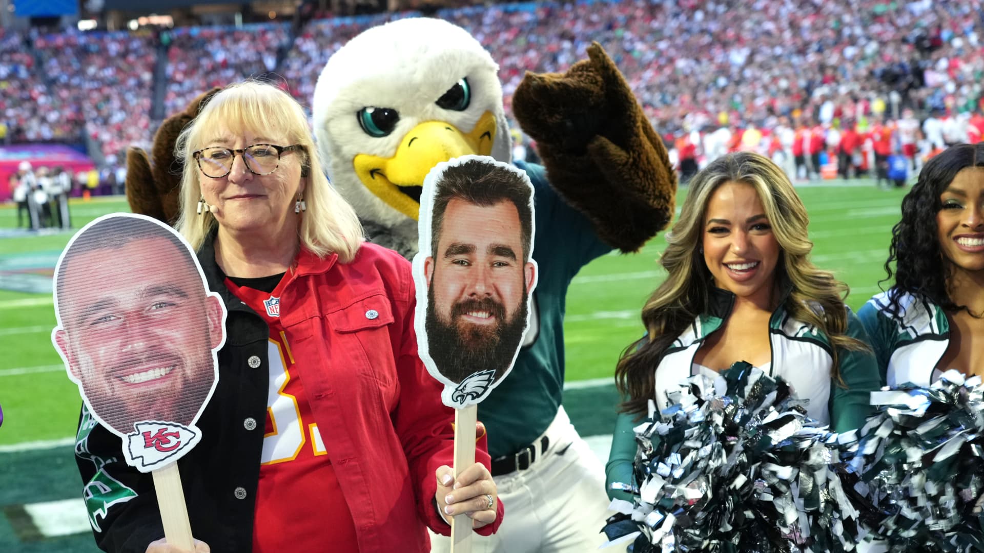 What Travis Kelce's mom texts him the night before a big recreation: 'I go back and get a little nostalgia'
