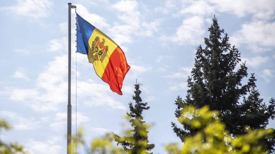 Moldavia, un país europeo sin salida al mar en la frontera occidental de Ucrania, ha estado luchando contra la inestabilidad política y económica tras la invasión de Rusia a su vecino.