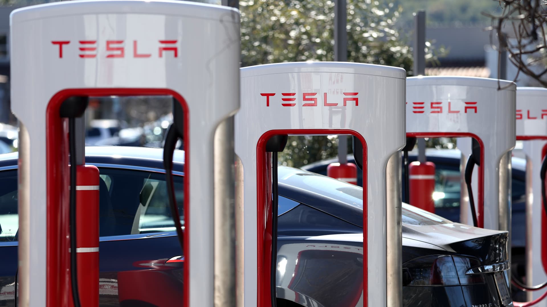 [情報] GM 電動車宣告將加入 Tesla 超充網路支