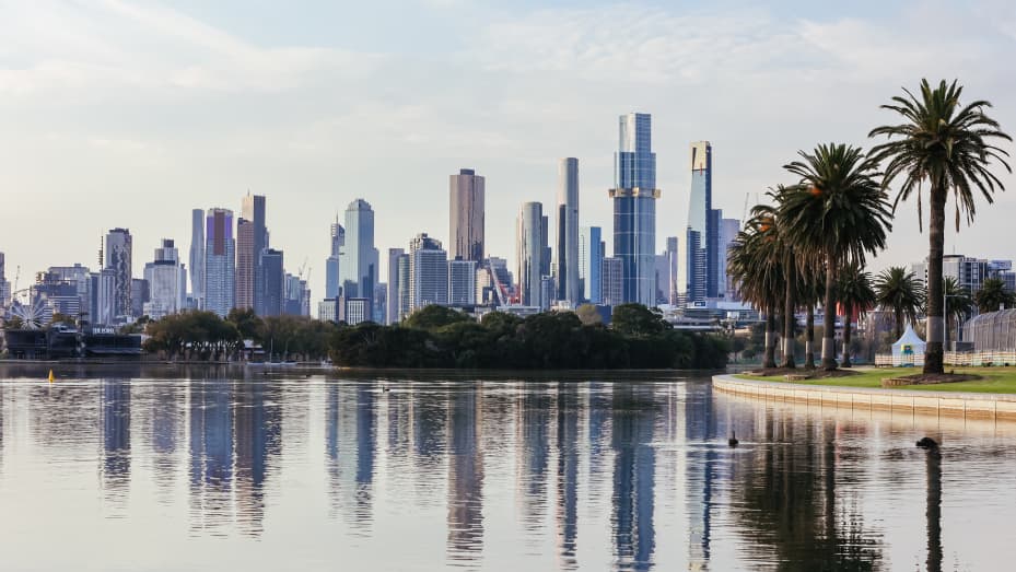 MELBOURNE, AUSTRALIA - APRIL 6: Melbourne skyline at the 2022 Australian Formula 1 Grand Prix on 6th April 2022.