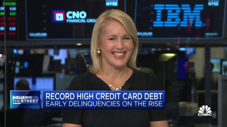 Credit card debt hits record high $986 billion as inflation weighs on consumer