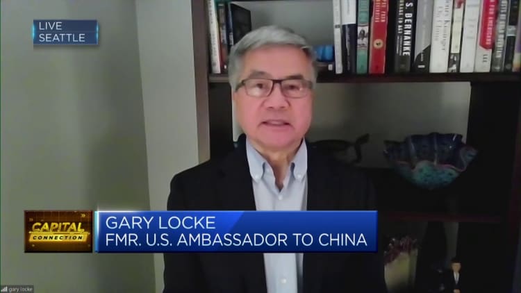'Worldwide response' needed if China supplies lethal aid to Russia: Former U.S. ambassador to China