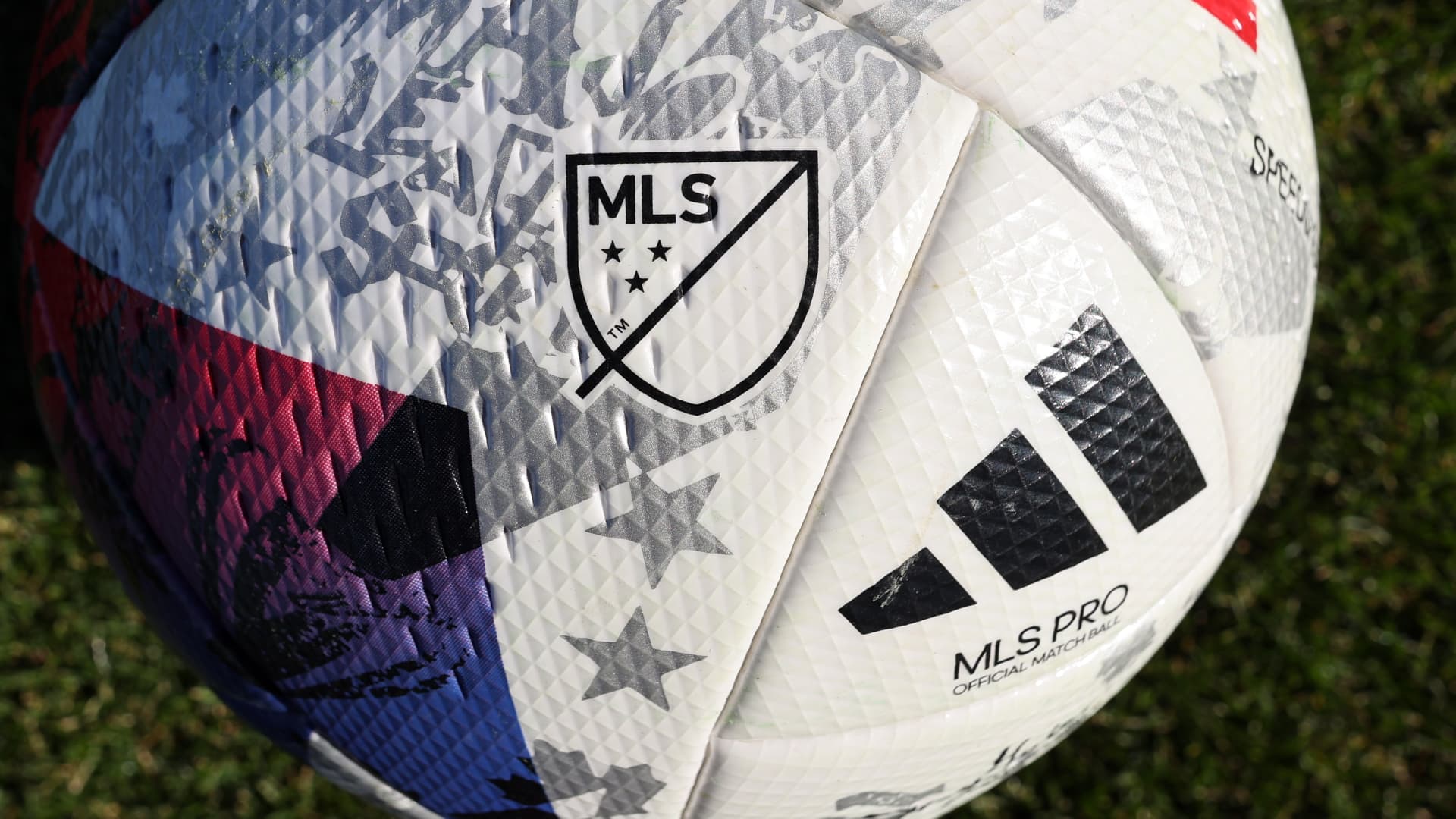 Adidas renews deal with Major League Soccer