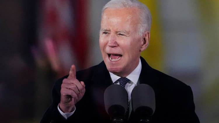Biden promises more defense aid to Ukraine as Zelenskyy touts 'tank coalition'