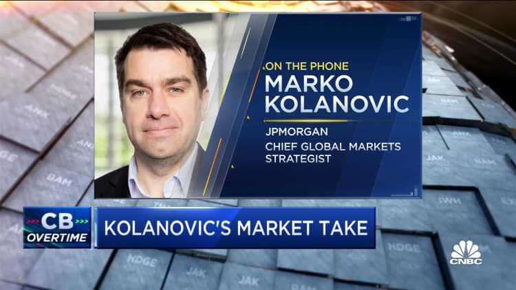 Se podría ver un 5% más de presión a la baja en los mercados, dice Kolanovic de JPMorgan