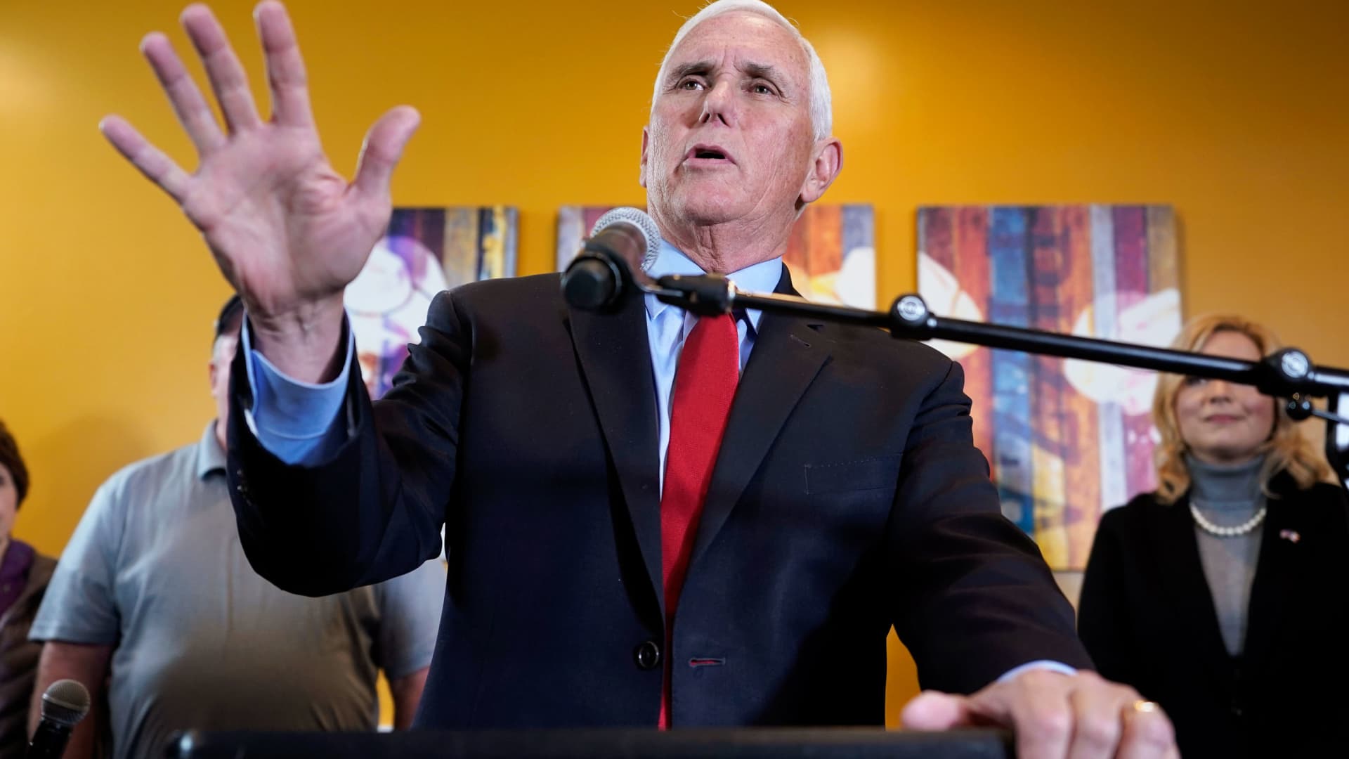Mike Pence, possible Trump 2024 challenger, slams 'apologists for Putin' in the GOP
