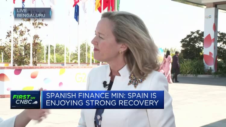 España está teniendo una recuperación económica 'muy fuerte', dice la ministra