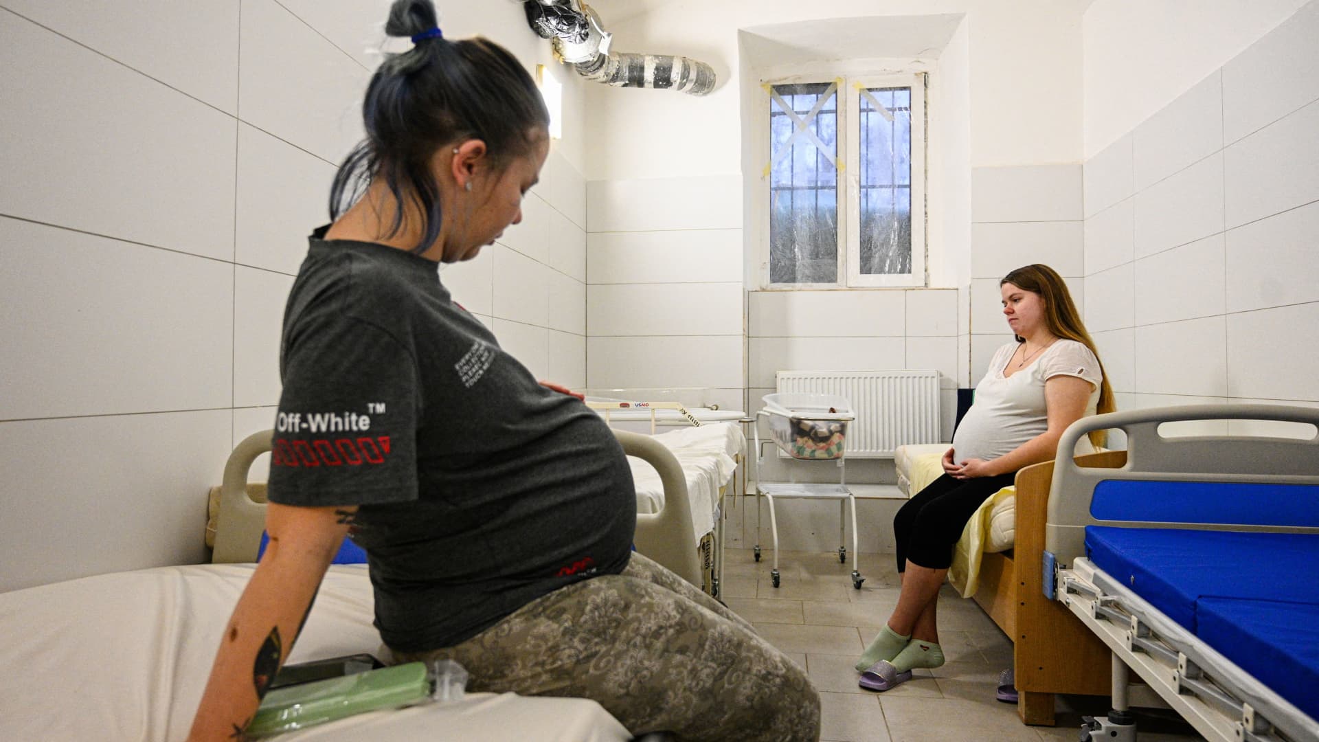 Women's rights groups are calling for greater regulation of the commercial surrogacy industry.