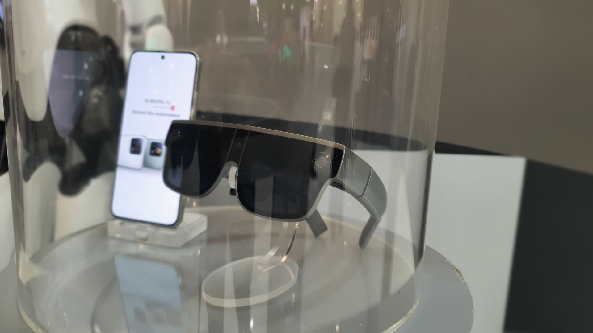Photo of Chinese tech giant Xiaomi debuts prototype augmented reality glasses joining Microsoft and Google