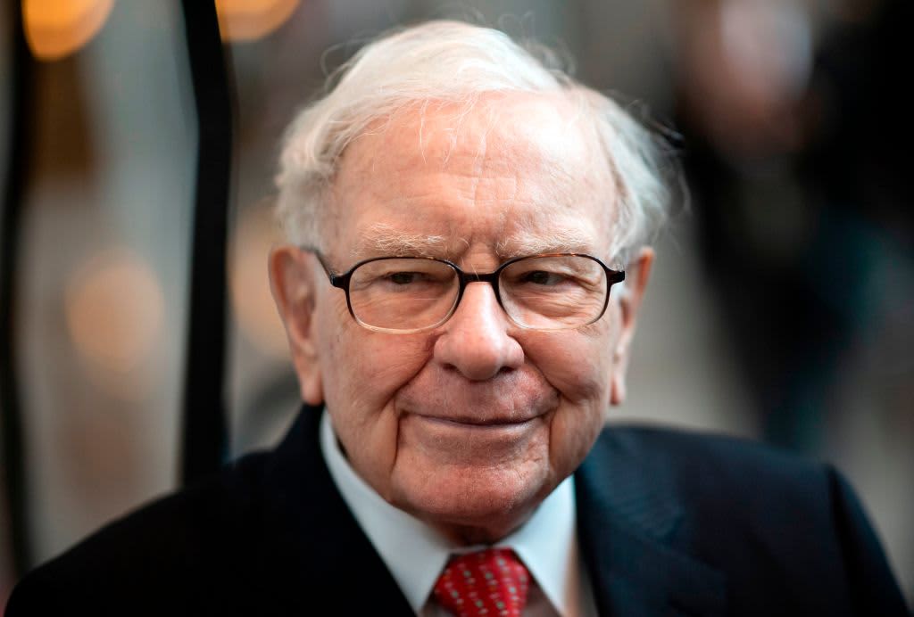 Warren Buffett's Berkshire Hathaway scoops up more Occidental shares on the oil dip