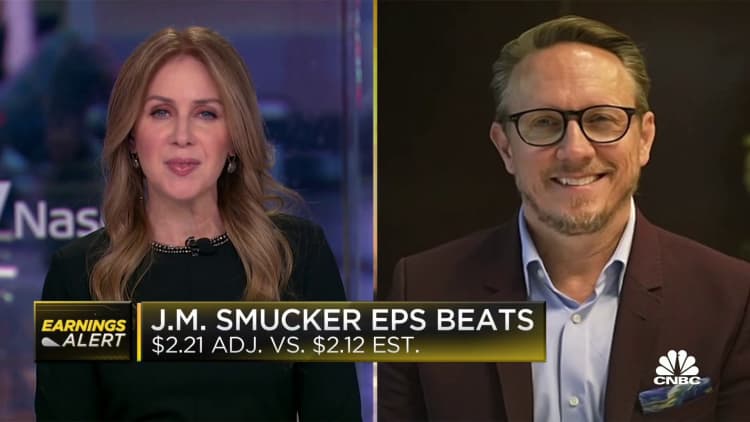 J.M. Smucker beats Q4 EPS estimates; CEO breaks down fundamentals