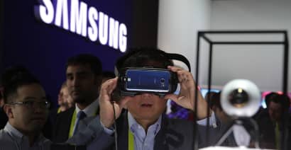 Samsung is 'working out' a roadmap for mixed reality devices as rumors of an Apple headset swirl
