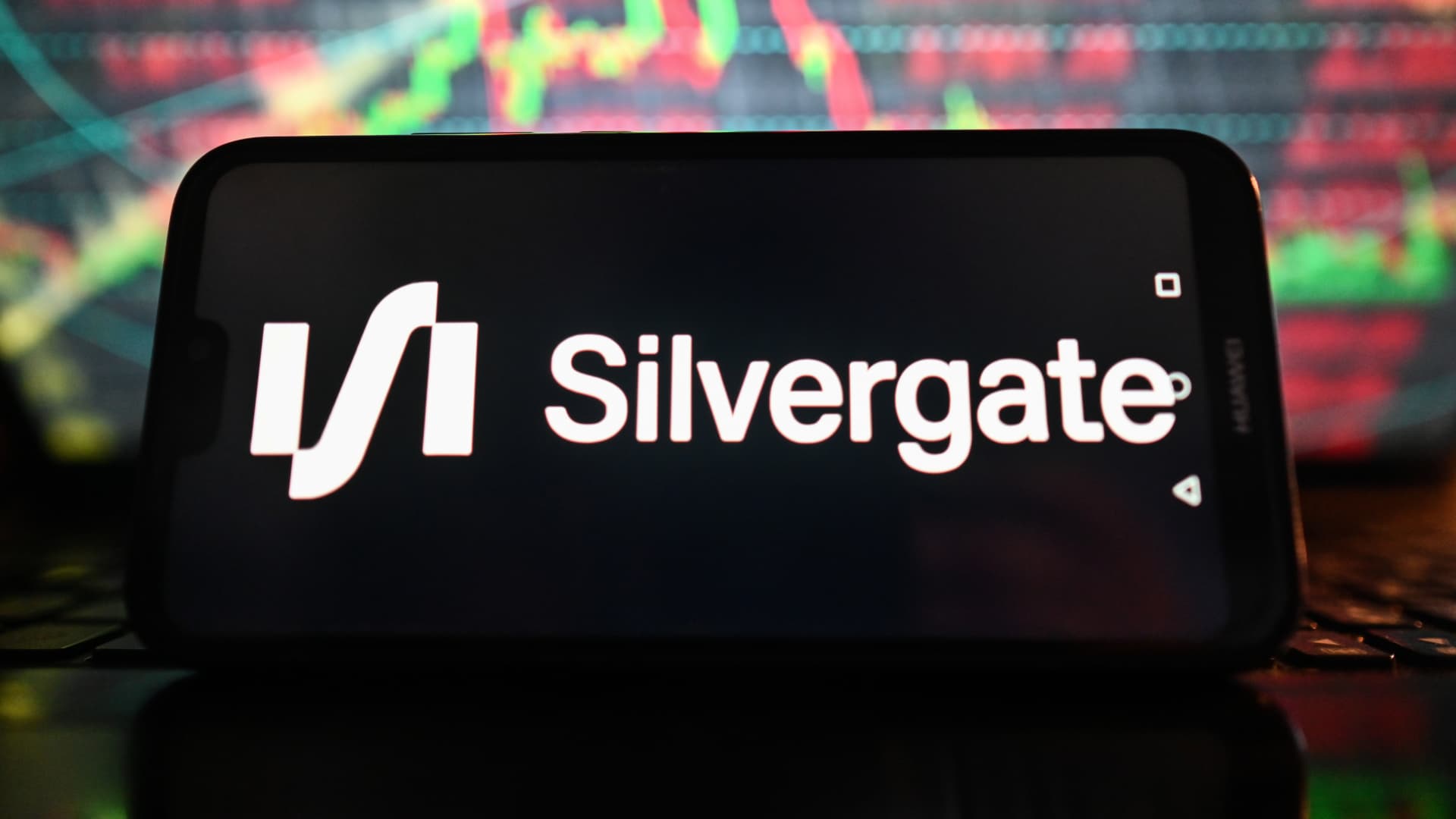 Silvergate Capital shares drop more than 50% after the crypto bank delays its annual report