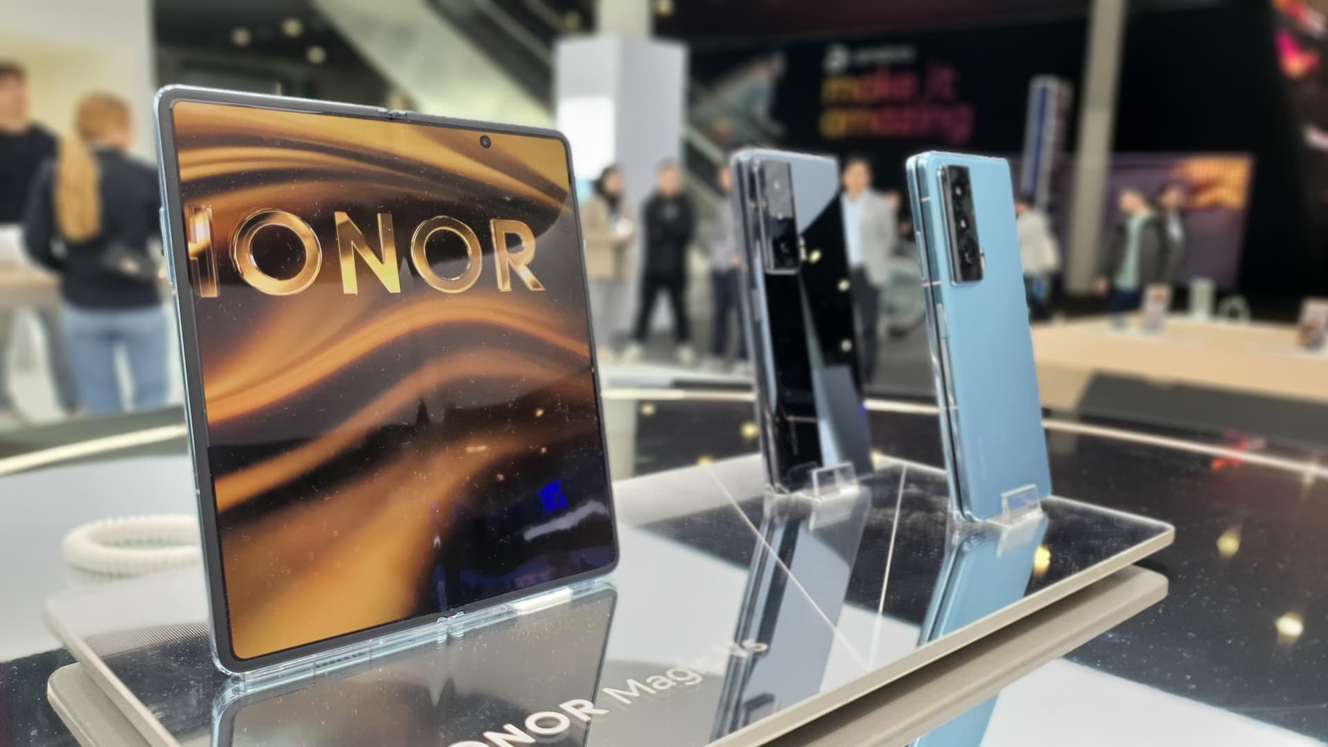 Huawei spin-off Honor takes aim at Samsung in foldables; shrugs off U.S. sanction concerns