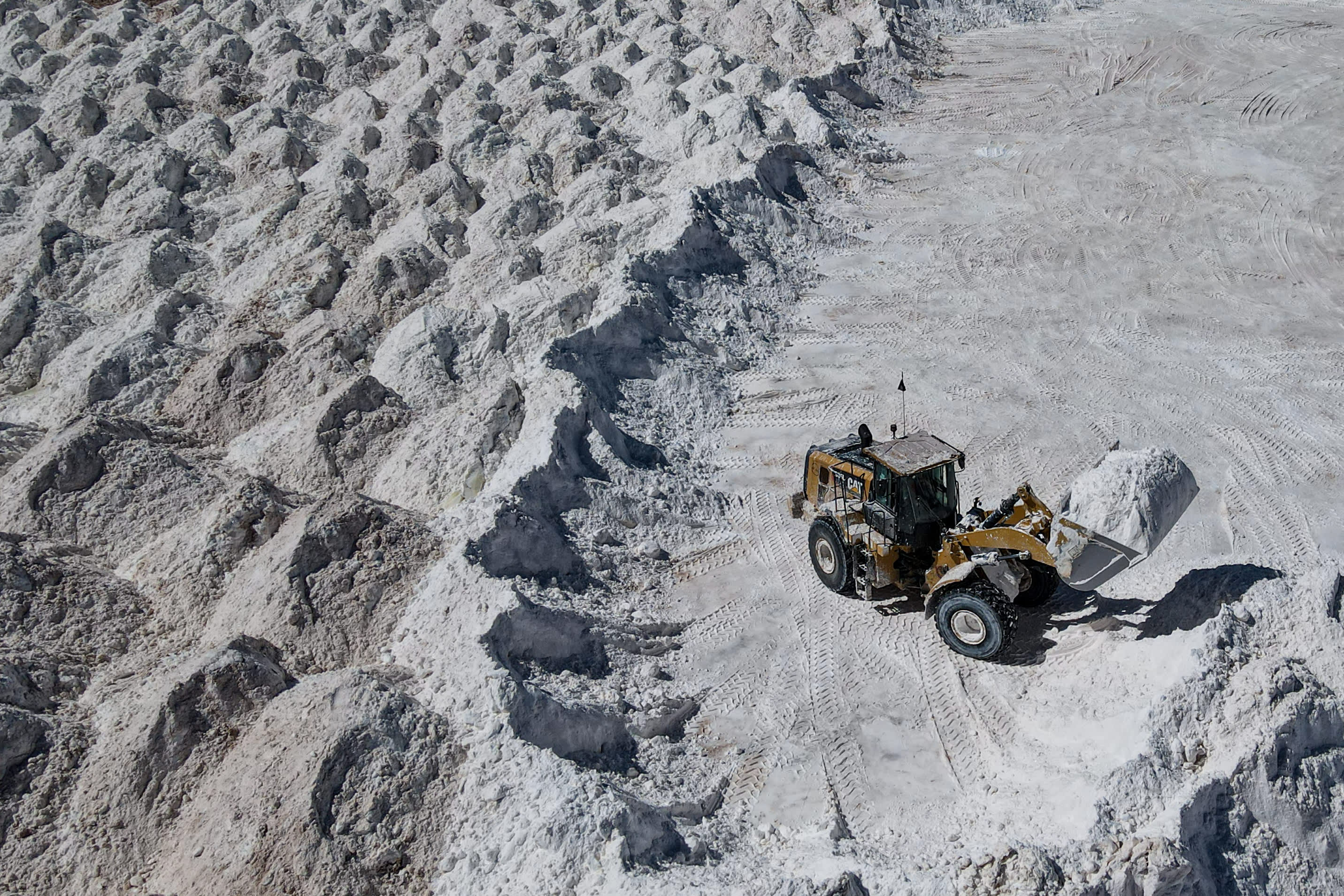 Irã diz ter descoberto a segunda maior jazida de lítio do mundo