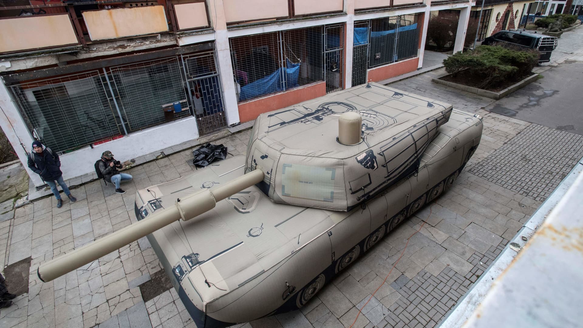 An inflatable decoy of an M1 Abrams tank is displayed during a media presentation in Decin, Czech Republic on March 6, 2023. - A Czech company producing inflatable weapon decoys such as Himars rocket launchers has seen profits soar since the Russian invasion of Ukraine started last year, its officials said on March 6. The Inflatech company based in the northern Czech city of Decin and founded eight years ago makes more than 30 types of inflatable weapons. (Photo by Michal Cizek / AFP) (Photo by MICHAL CIZEK/AFP via Getty Images)