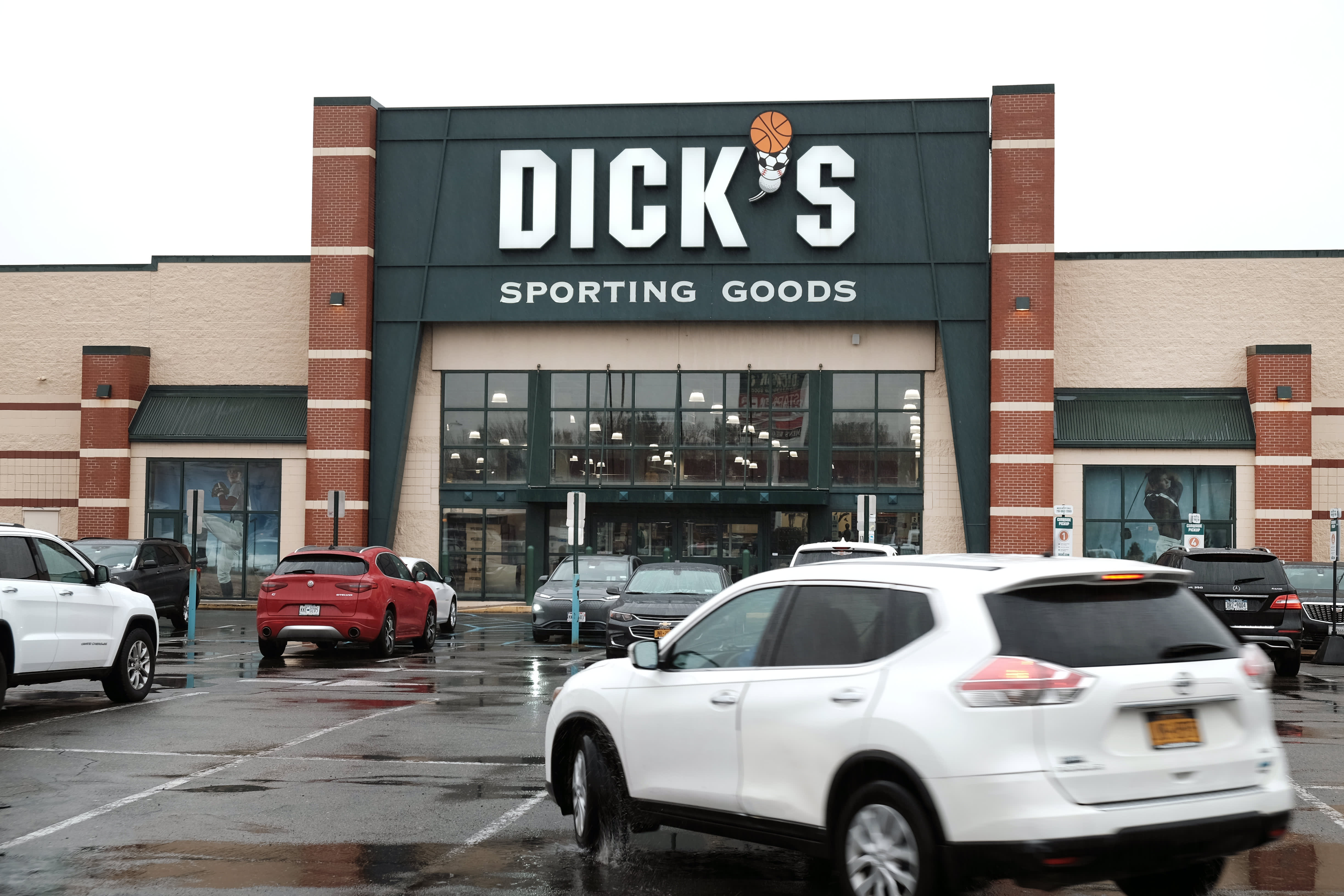 Lucros da Dick’s Sporting Goods (DKS) para o quarto trimestre de 2022