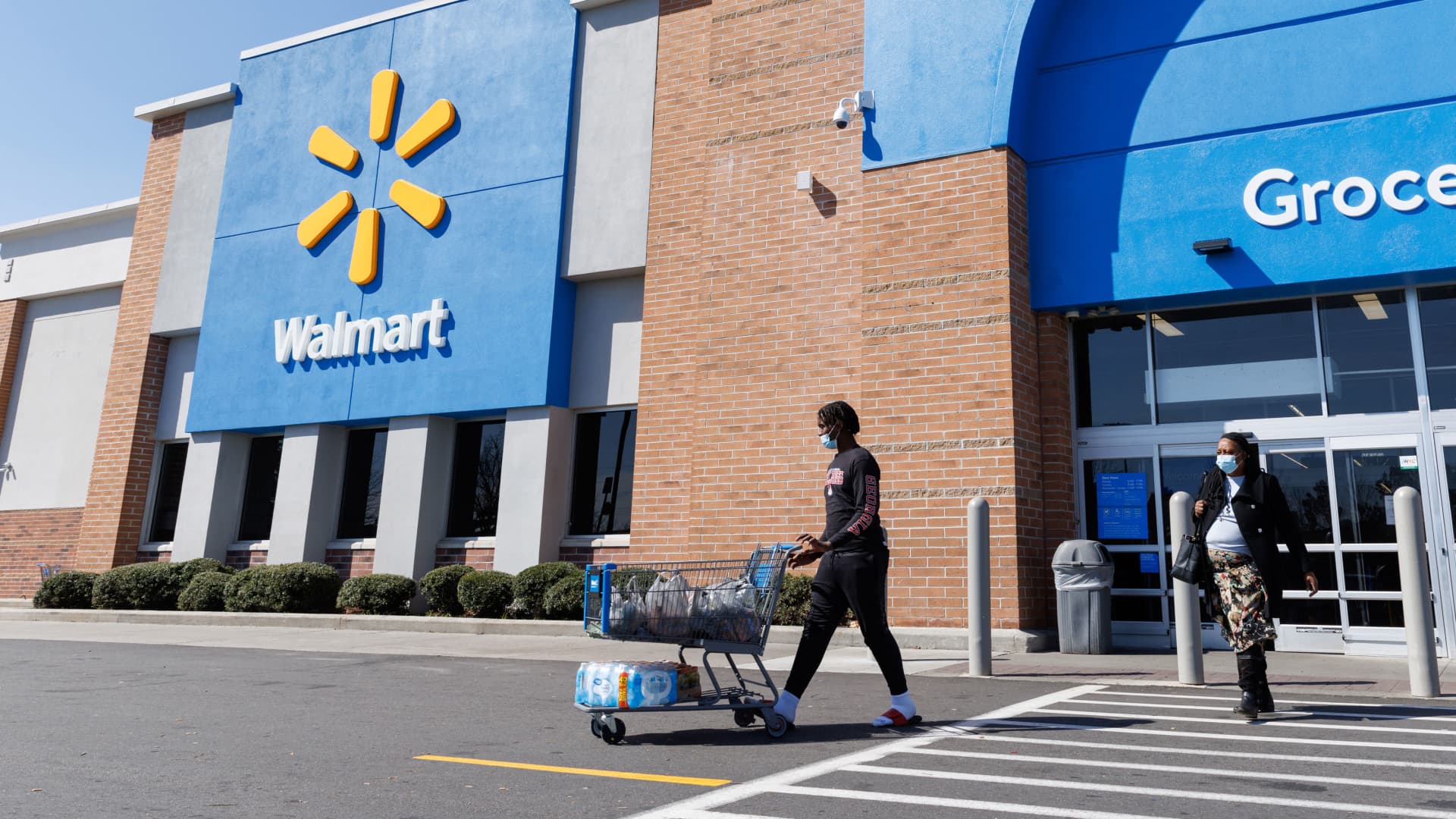 Walmart raises full-year guidance, as earnings beat on boost from grocery and online businesses