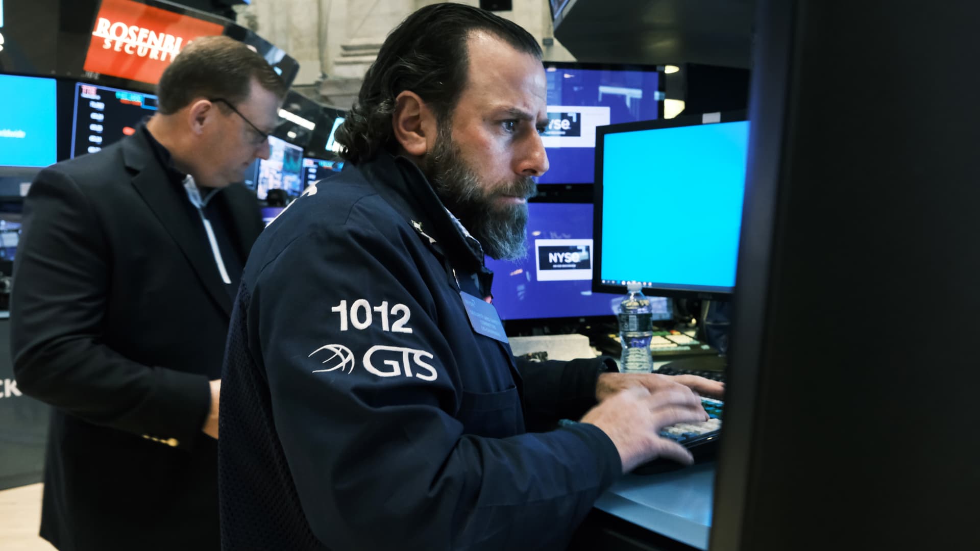 Dow closes 570 points lower, turns negative for 2023 as Powell ignites higher rate fears: Live updates
