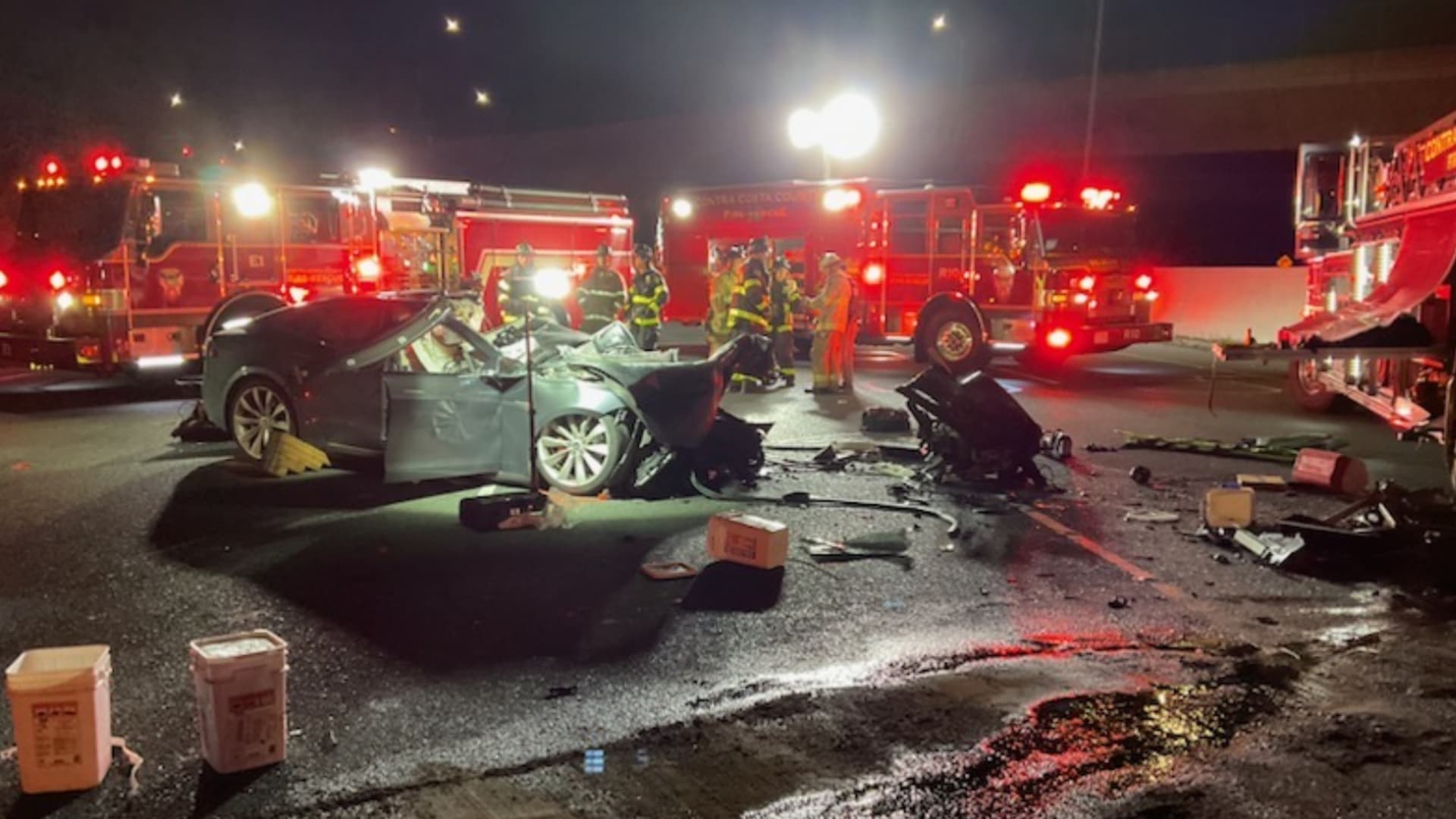 Fatal Tesla collision with firetruck under federal investigation