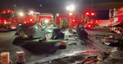 Fatal Tesla collision with firetruck under federal investigation