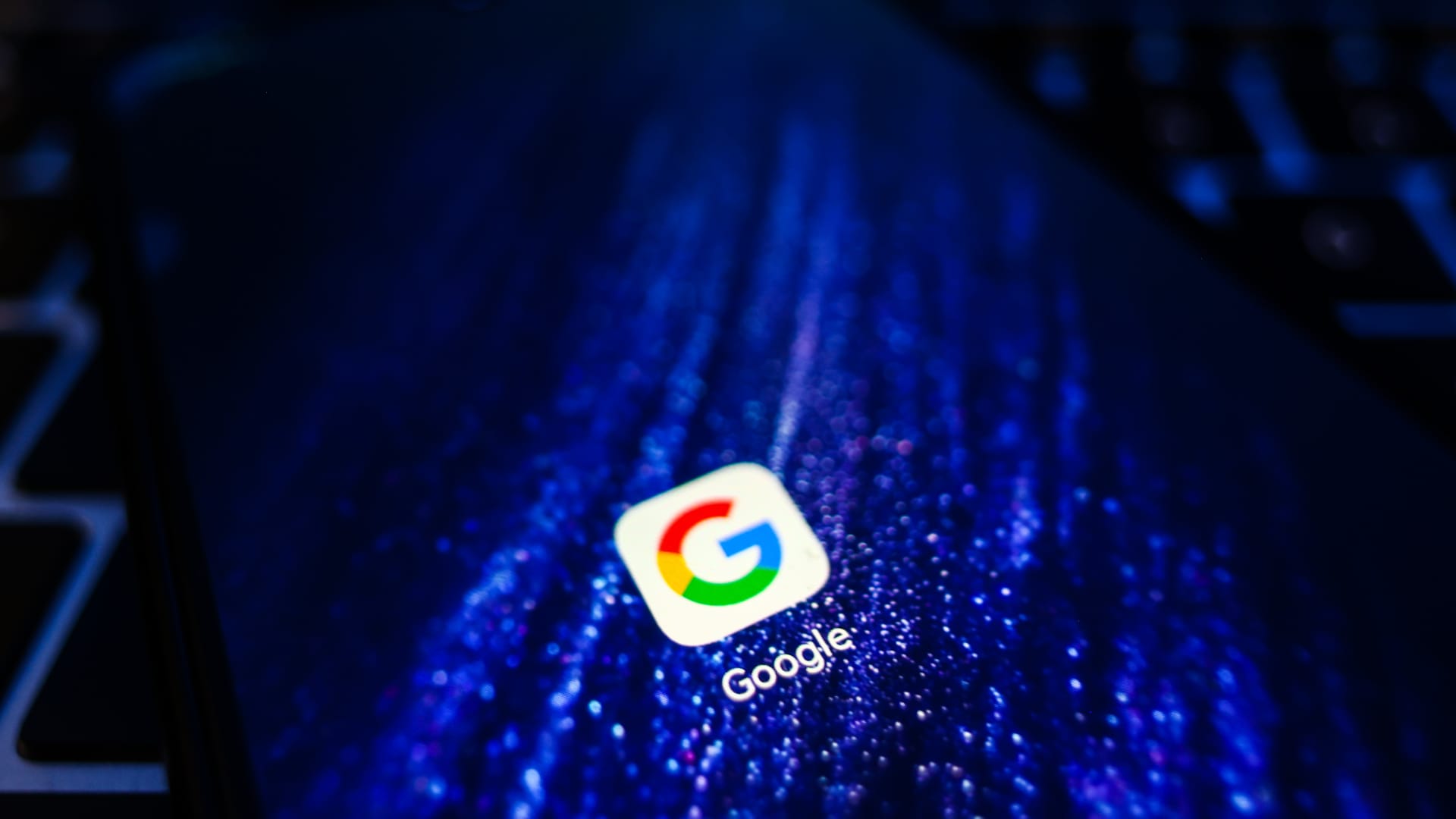 Photo of Without us ‘there is no Google’: EU telcos ramp up pressure on Big Tech to pay for the internet