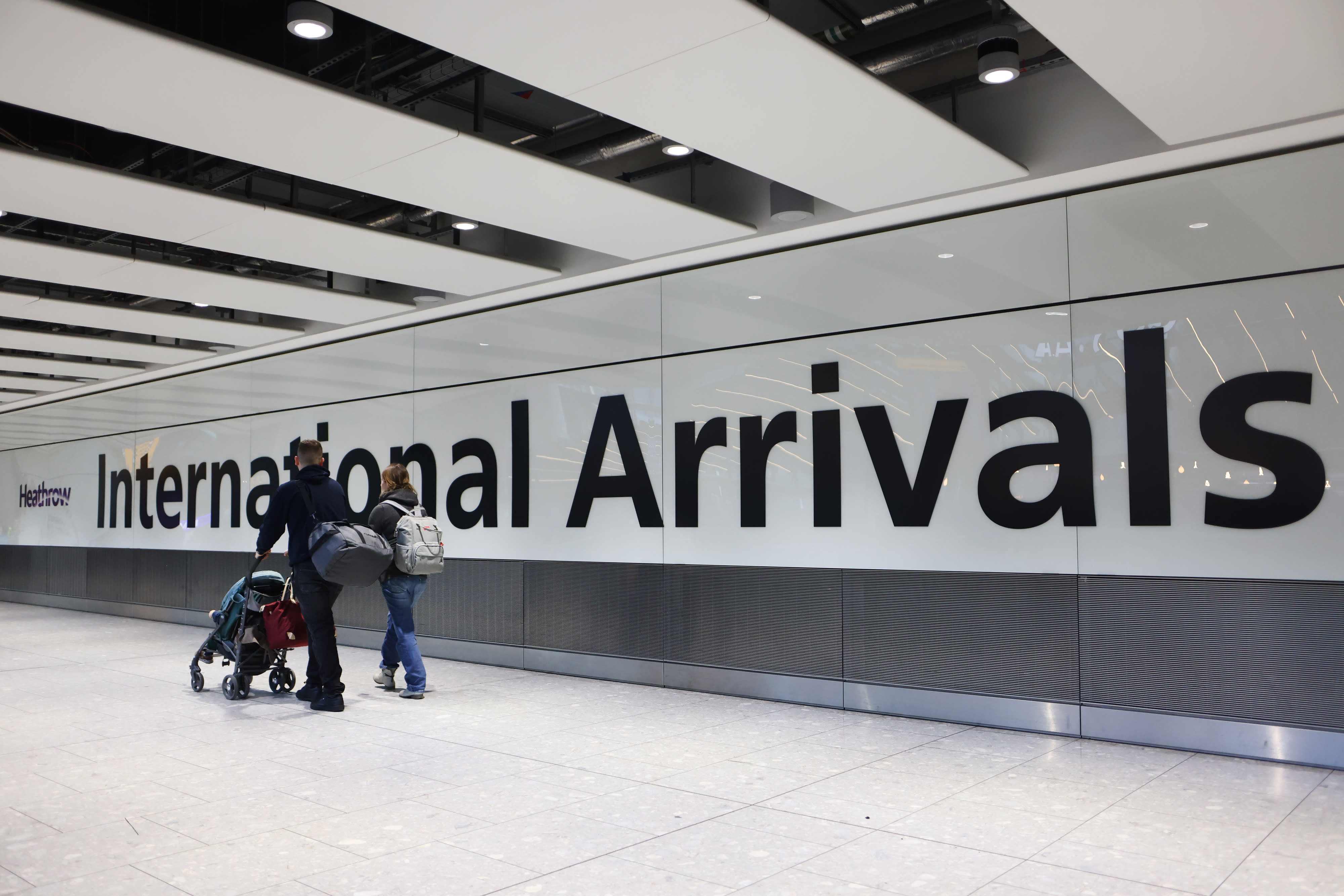 Alle Reisenden nach Großbritannien benötigen ab 2024 eine digitale Vorabgenehmigung
