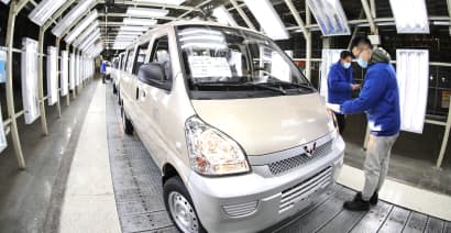U.S. automakers like GM rapidly lose ground in China