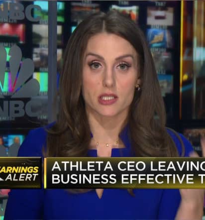 Gap misses on top and bottom lines, Athleta CEO leaves effective today