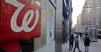 Walgreens slashes earnings guidance due to lower consumer spending