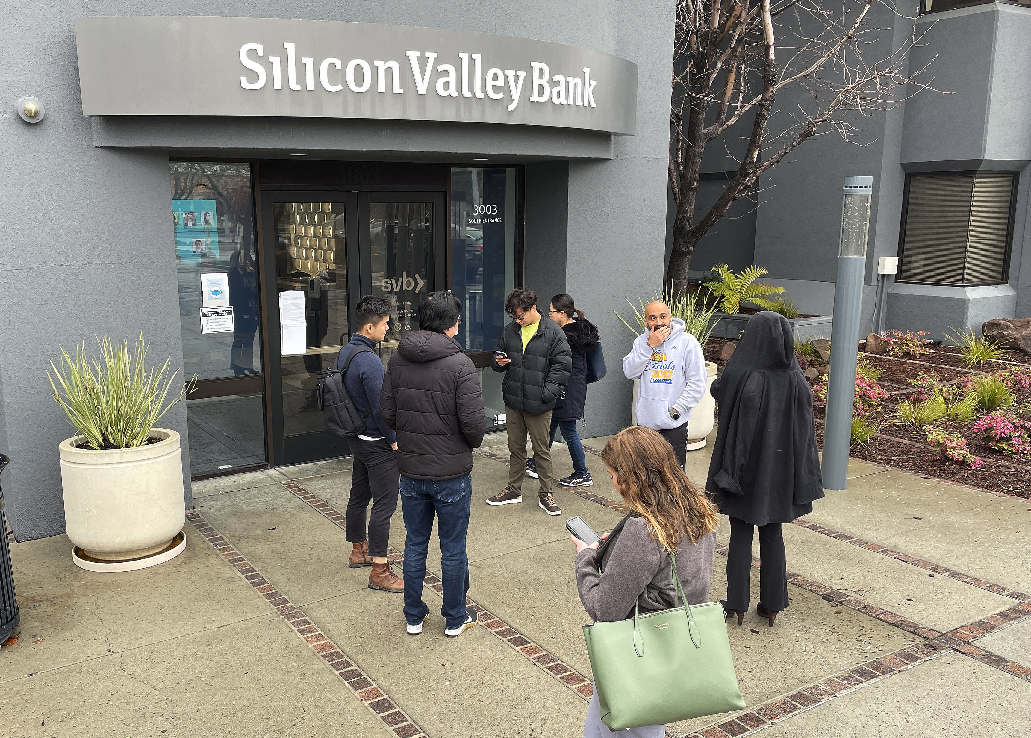 Silicon Valley Bank is shut down by regulators in biggest bank failure since global financial crisis