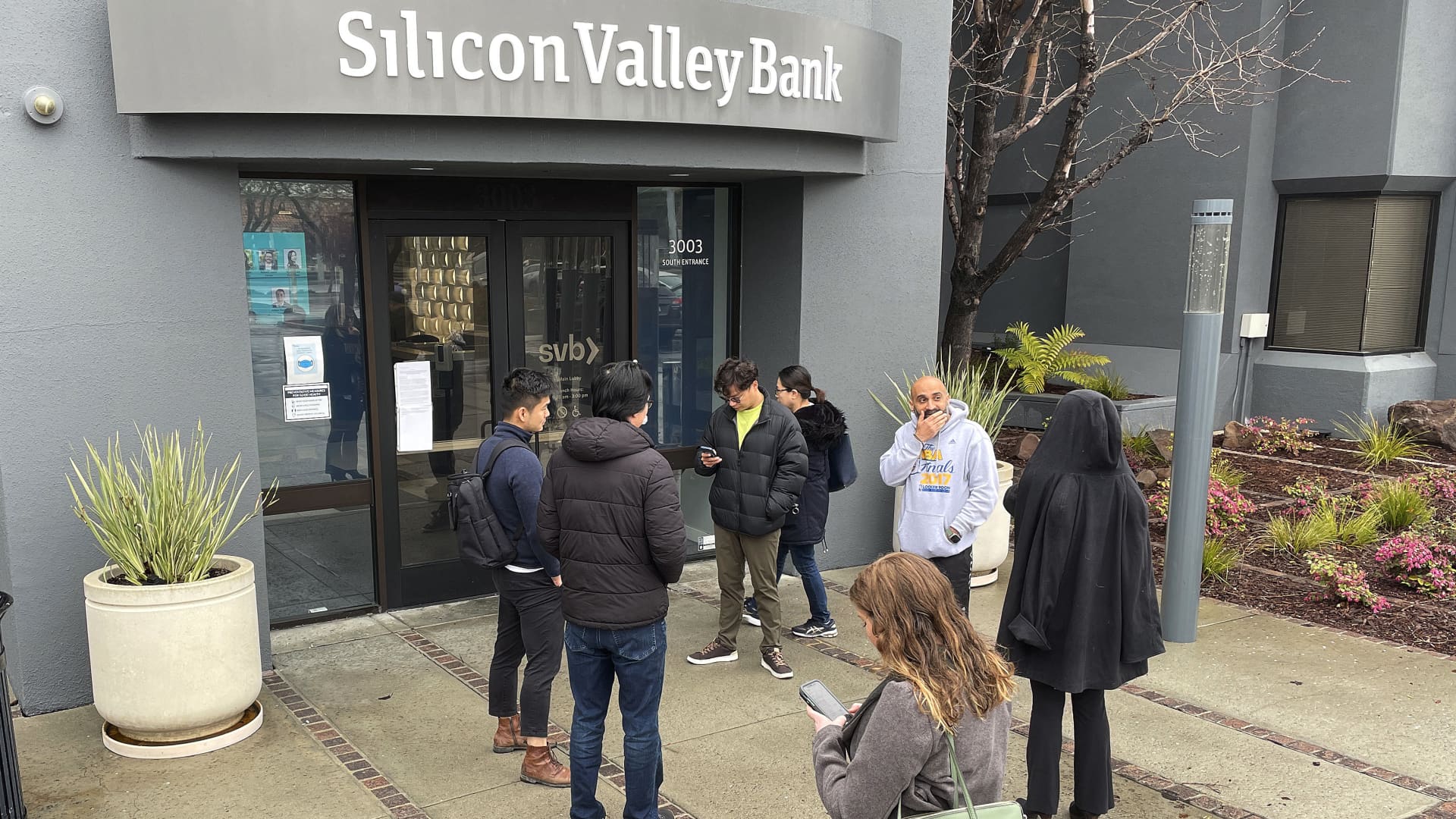 Silicon Valley Bank is shut down by regulators in biggest bank failure since global financial crisis