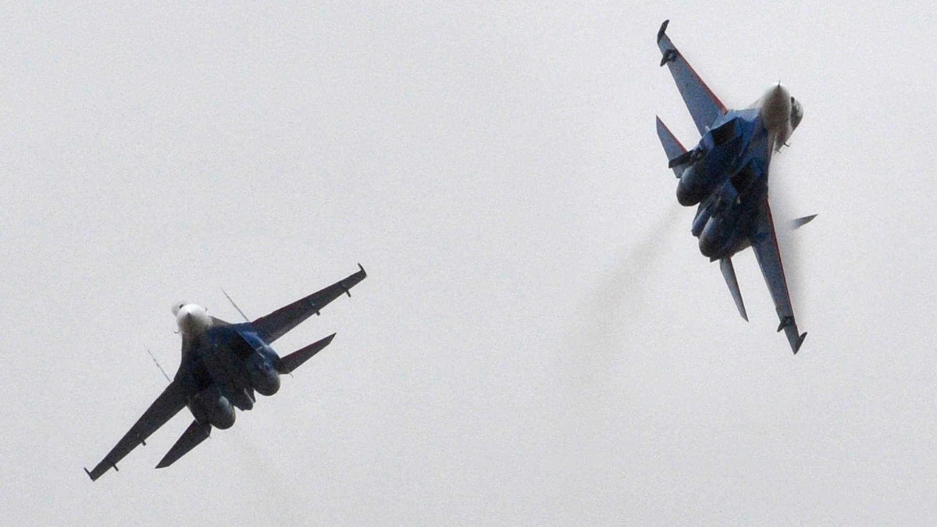 Two Sukhoi Su-27 fighters perform during celebrations of the 10th anniversary of the Russian air force base of the Collective Security Treaty Organization (CSTO) in Kant, about 20 km outside Bishkek on October 27, 2013. AFP PHOTO / VYACHESLAV OSELEDKO(Photo credit should read VYACHESLAV OSELEDKO/AFP via Getty Images)