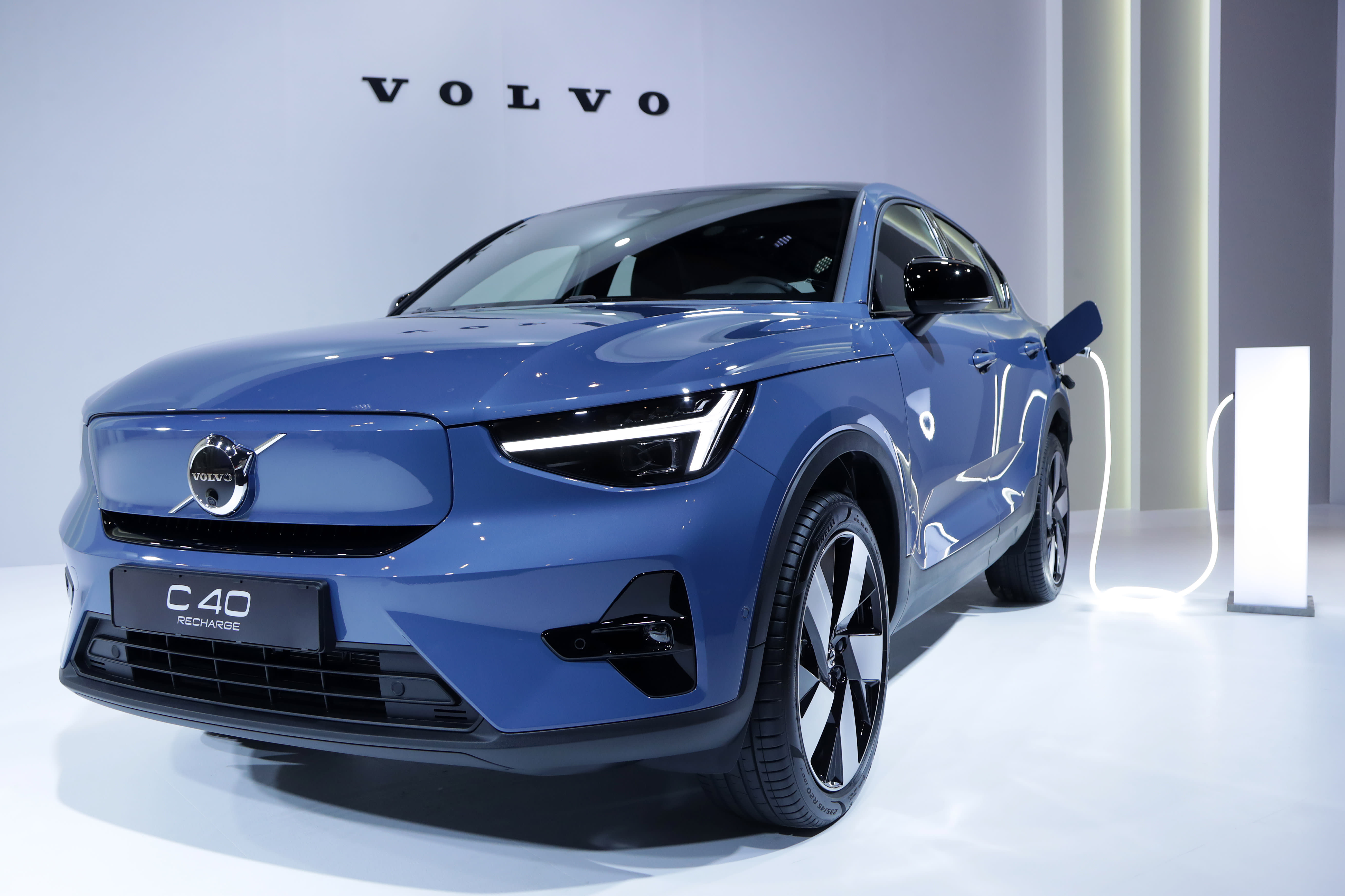Volvo shares jump 20% as sales rise, and plans to stop financing Polestar