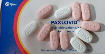 FDA staff: Pfizer's Paxlovid appears effective to use in high-risk adults