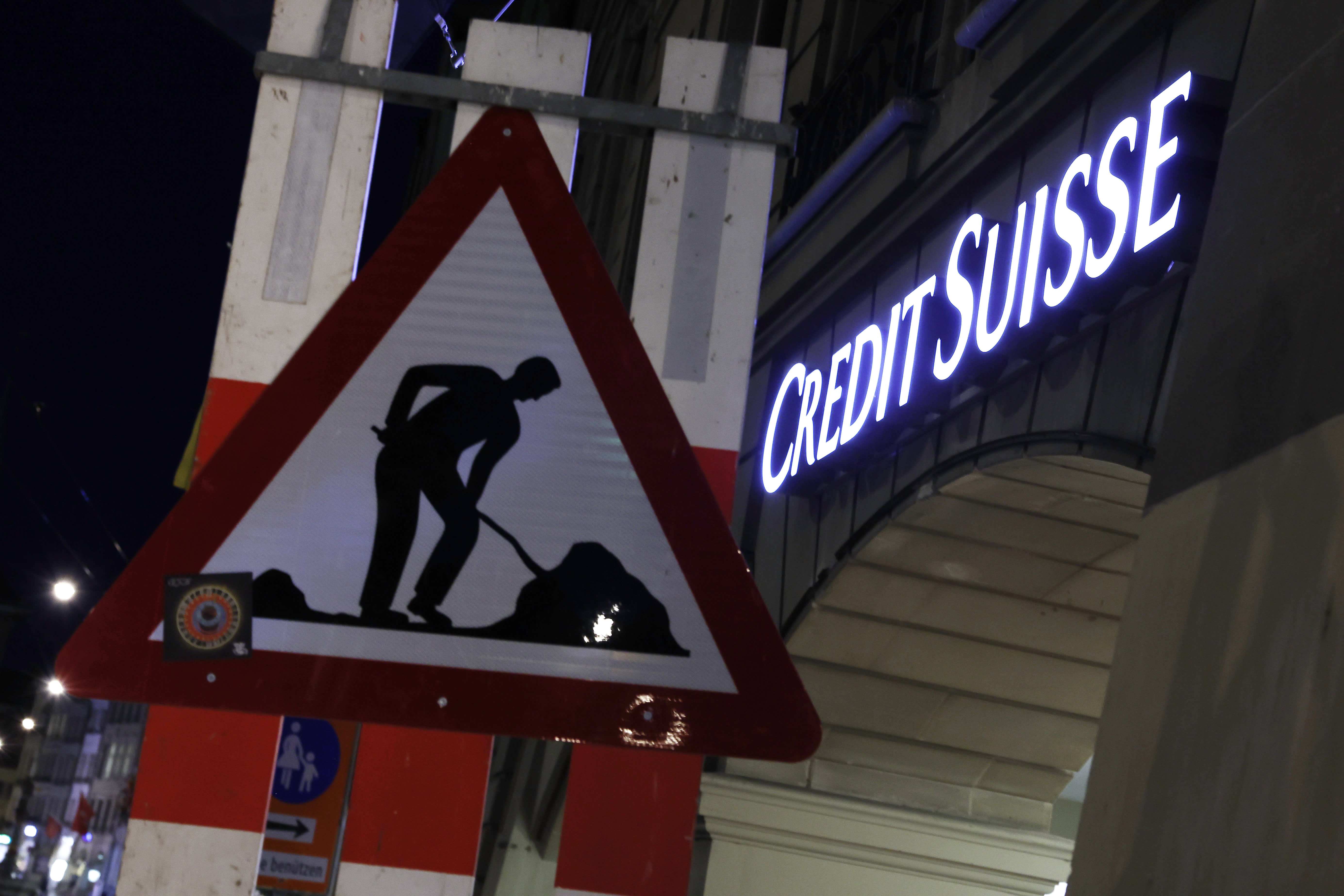 Credit Suisse sheds another 5% as traders digest emergency liquidity