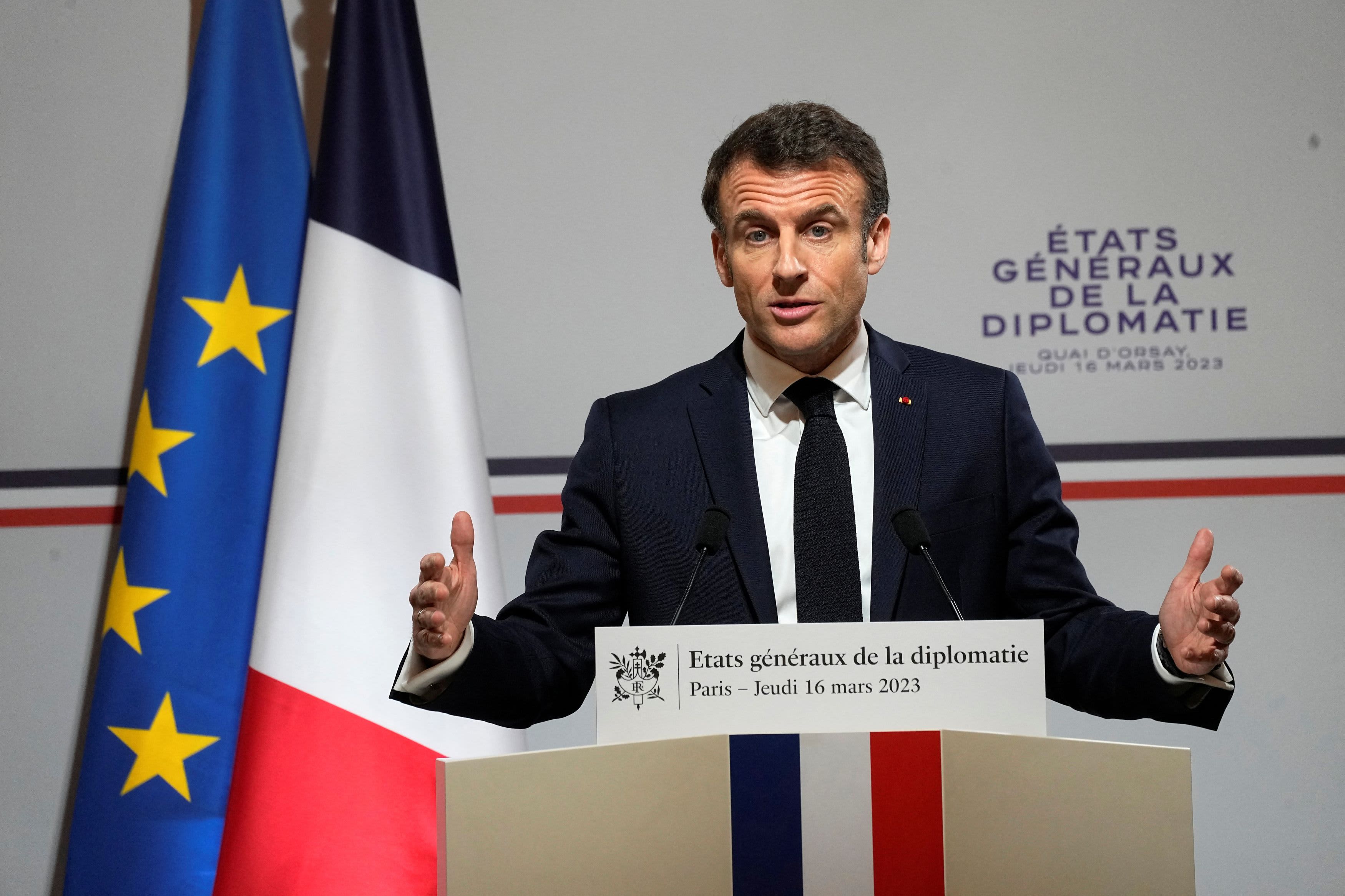 Macron contourne le Parlement pour voter le projet de loi sur la réforme des retraites
