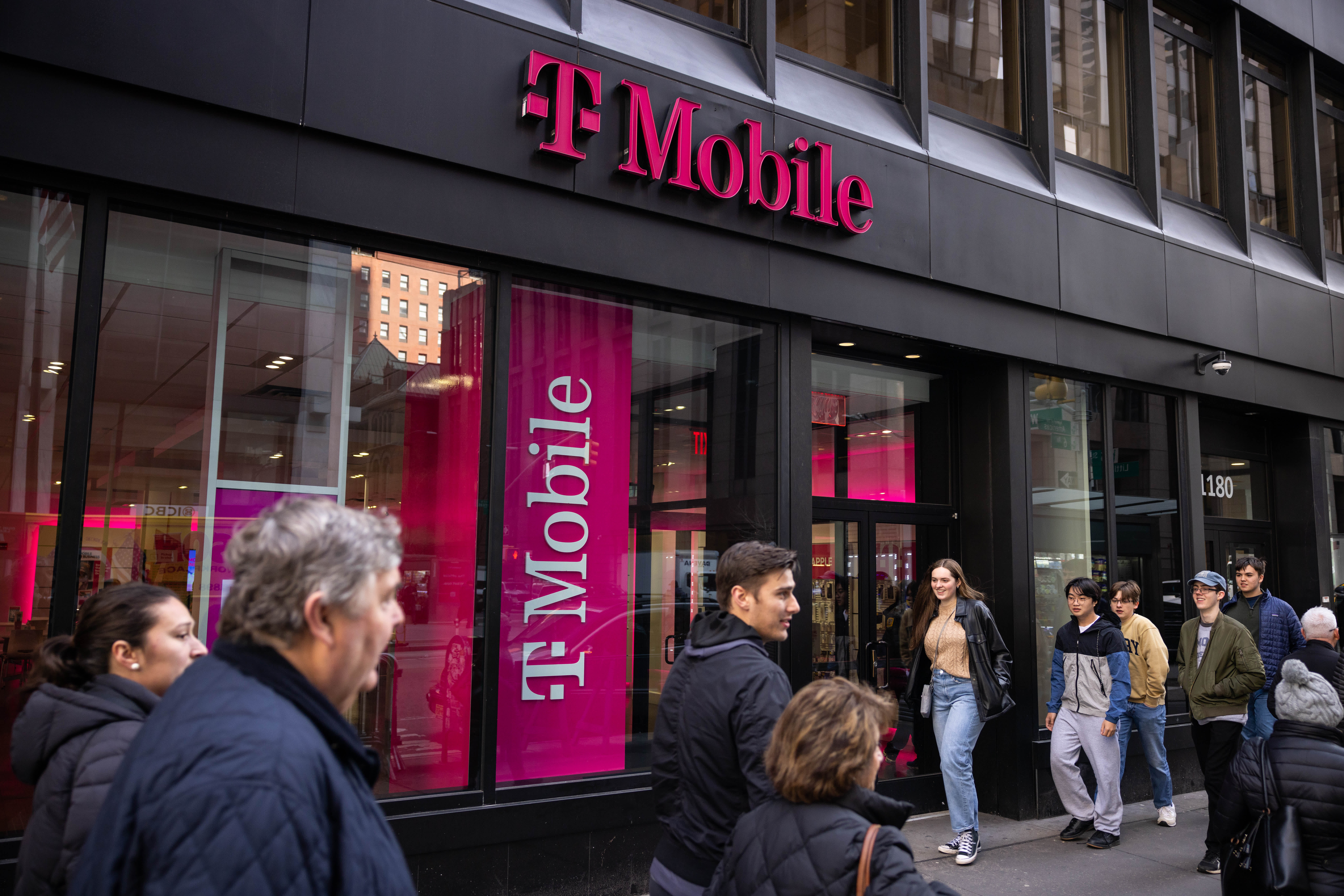 Wolfe says T-Mobile can rally more than 25% following recent selloff