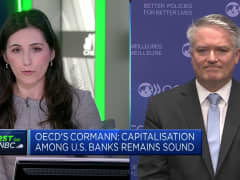 Οι κεντρικές τράπεζες πρέπει να συνεχίσουν να συσφίγγουν παρά την καταστροφή των μετοχών, λέει ο ΟΟΣΑ