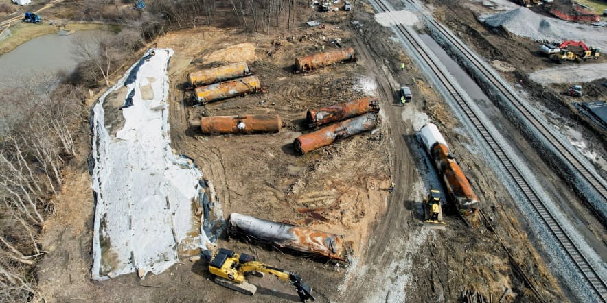 Senators unveil new rail safety bill in wake of toxic Ohio derailment