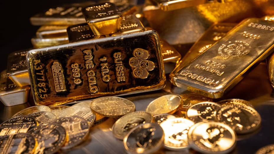 16 March 2023, Bavaria, Munich: Gold bars and gold coins of different sizes lie in a safe on a table at the precious metal dealer Pro Aurum. Photo: Sven Hoppe/dpa (Photo by Sven Hoppe/picture alliance via Getty Images)