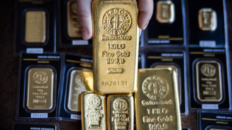 ทองคำอ่อนค่าลงเมื่อดอลลาร์แข็งค่า