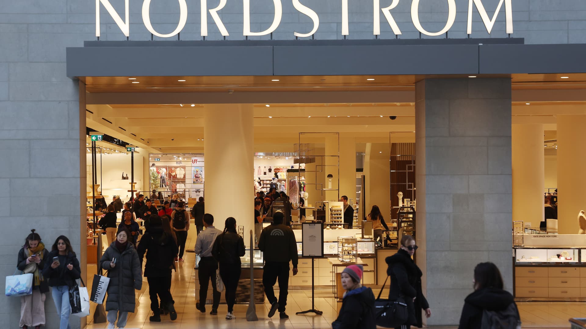Nordstrom tops Wall Street’s quarterly expectations, even as it braces for sales declines