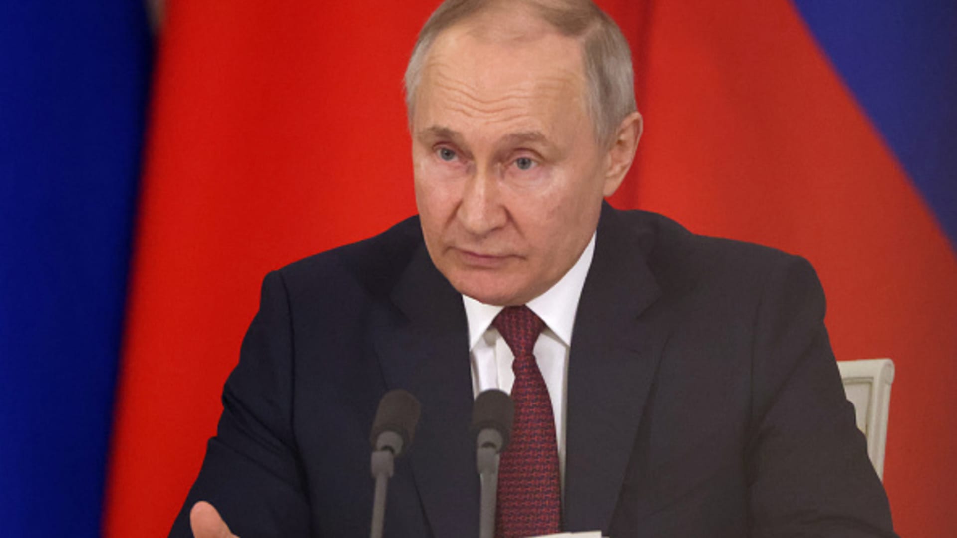 Putin says Moscow to station nuclear weapons in Belarus for the first time since the 1990s