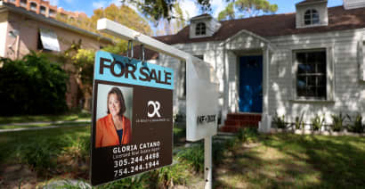 Mortgage demand increases again, but interest rates are rising