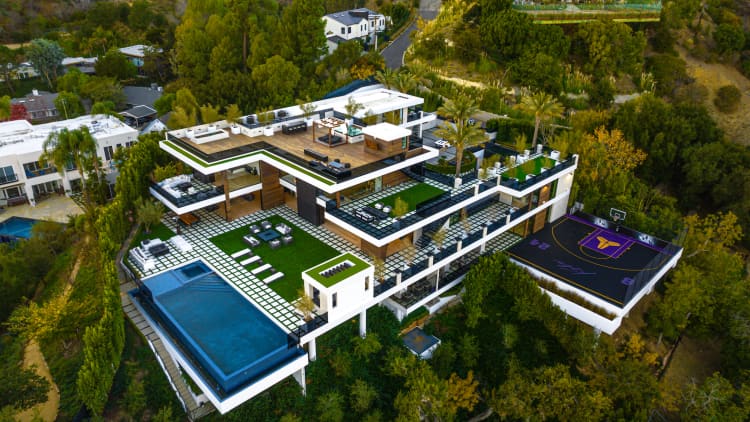 Get A Look Inside Jeffree Star's $14 Million Mansion